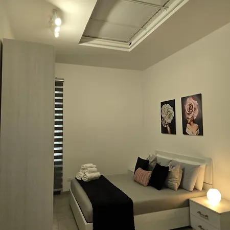 Raymihome Lugaro 아파트