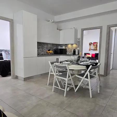 Raymihome Lugaro - Parking Privato Apartment *