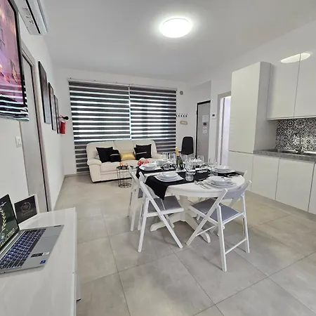 Raymihome Lugaro - Parking Privato *