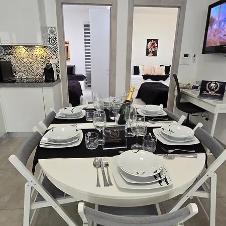 Raymihome Lugaro - Parking Privato Apartment