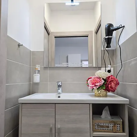 דירה Raymihome Lugaro - Parking Privato